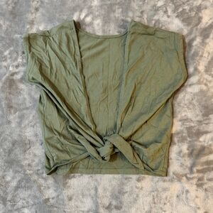 Wilfred Olive Tie-Front Crop Top

#1240